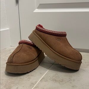 UGG Tazz platform